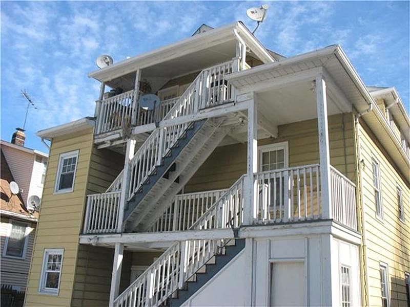 2nd image of 22 Anderson St