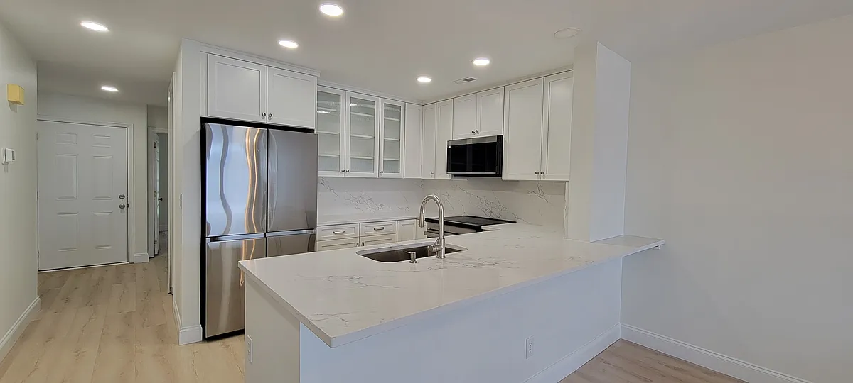 Brand new kitchen - 862 Southwest Dr