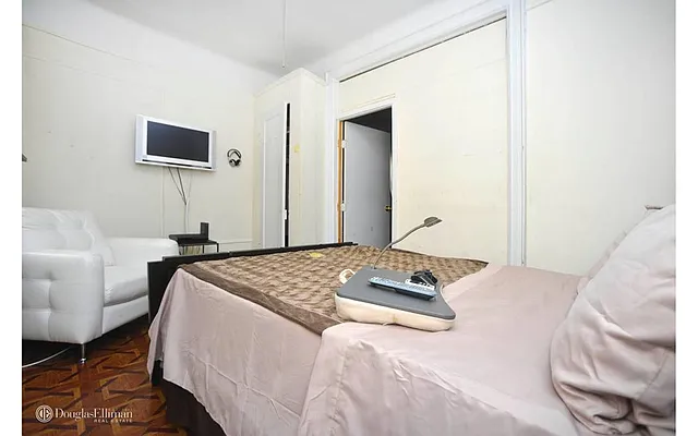 Rented by Douglas Elliman | media 63