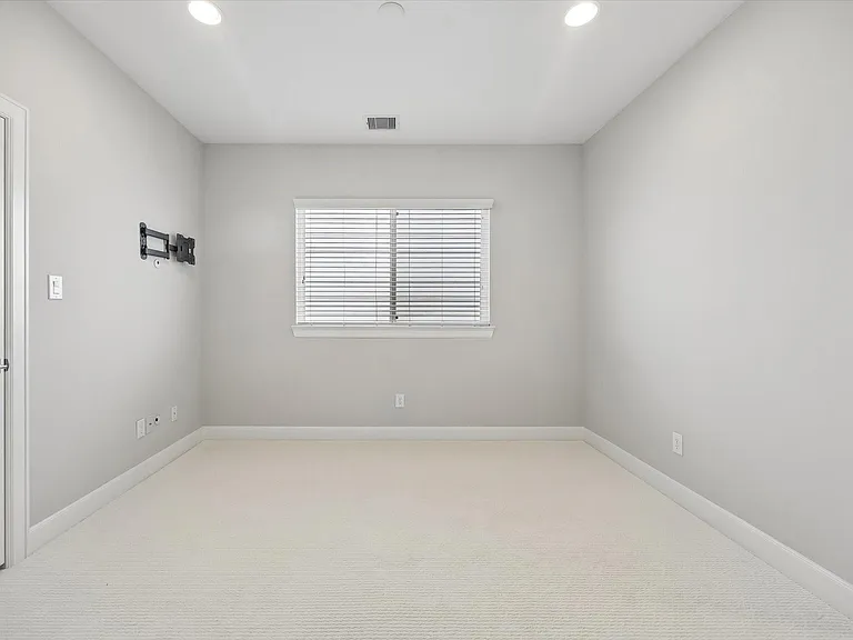 1213 Crockett St — Photo 11