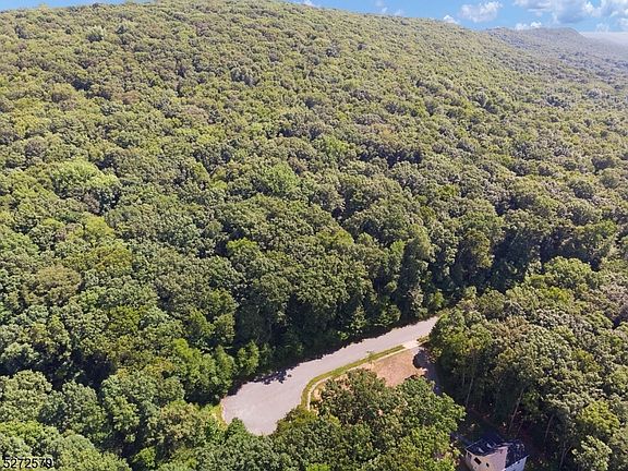 4th image of 7 Settlers Ridge Ct