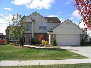 2004 Twin Sun Cir, Commerce Township, MI 48390