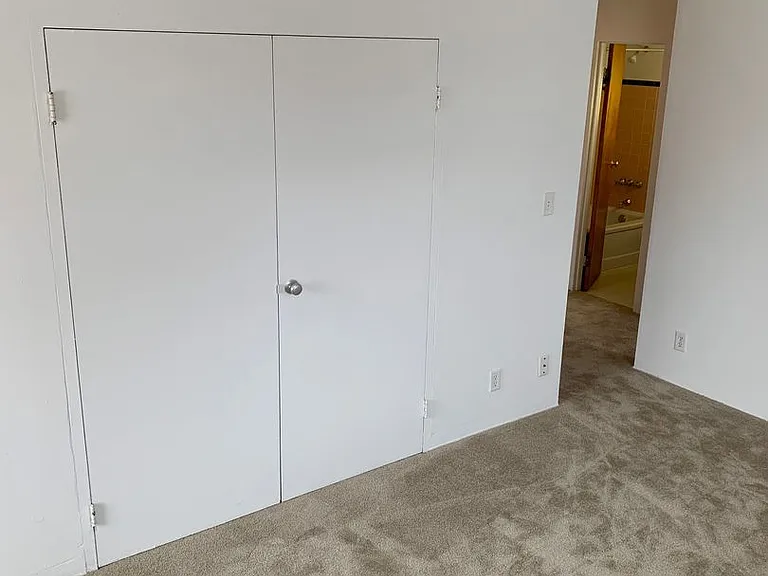 The Avenue apartments — Photo 13