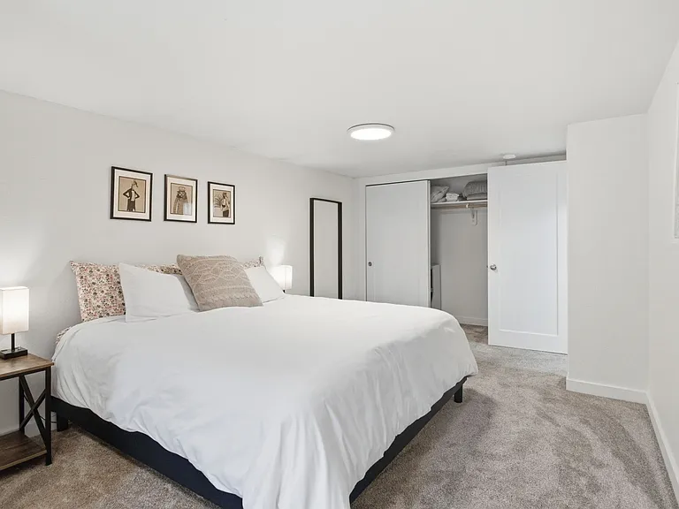 518 W 23rd Ave — Photo 12