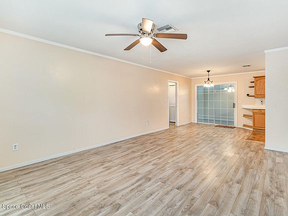 2nd image of 1023 Eyerly Ln NE