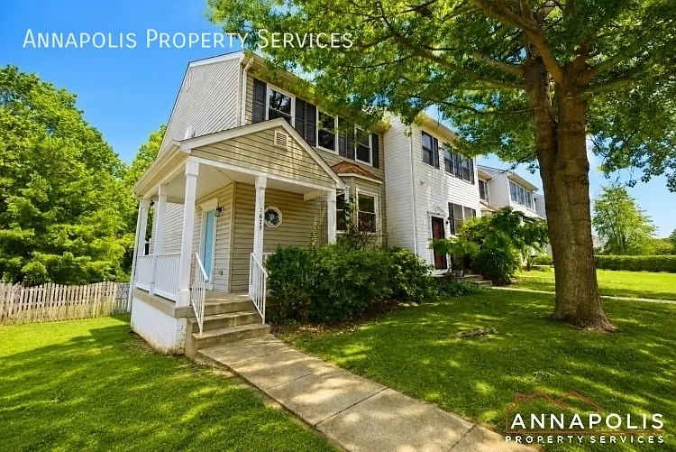 1629 Elkwood Ct — Photo 2