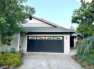 678 Berry Ln, Ashland, OR