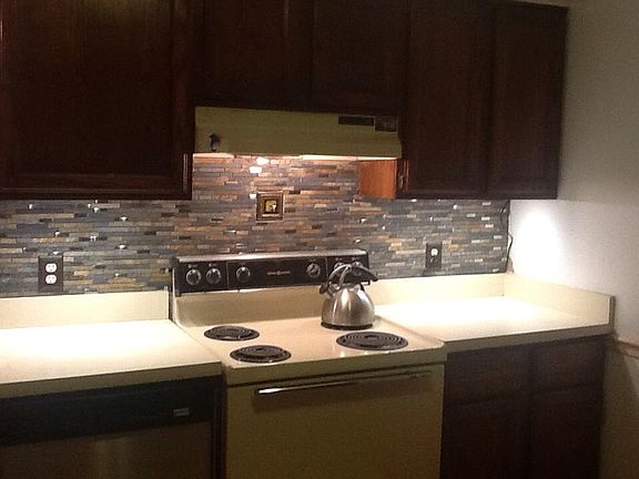 Kitchen backsplash