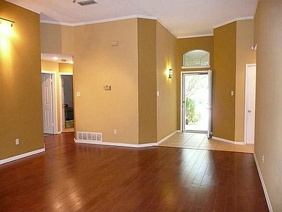 5th image of 5205 Tennis Villa Dr