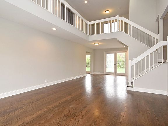 4th image of 1128 Hewitt Dr