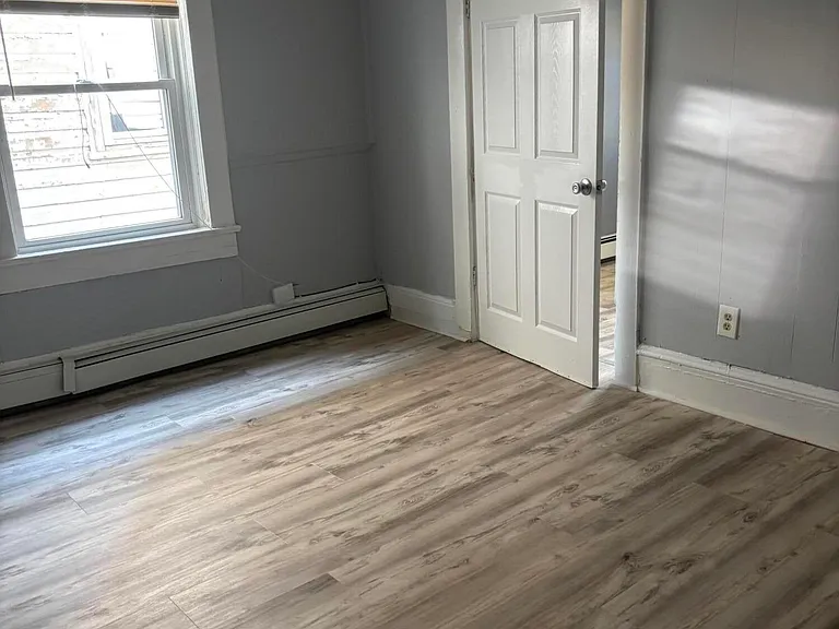 711 3rd Ave #1 — Photo 10