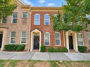 9511 Longstone Ln, Charlotte, NC 28277