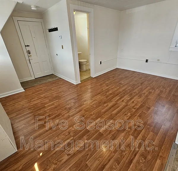 19 Grant St #7 — Photo 4