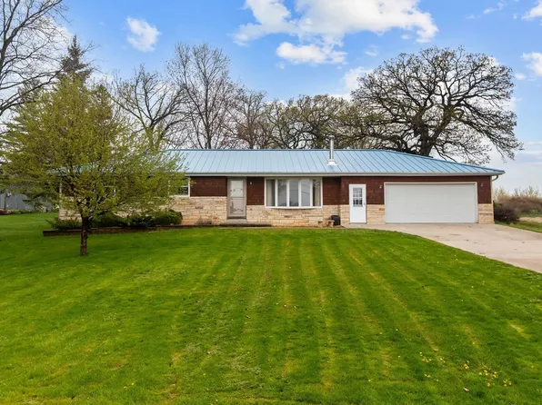 4986 Washington St, Butte Des Morts, WI 54927