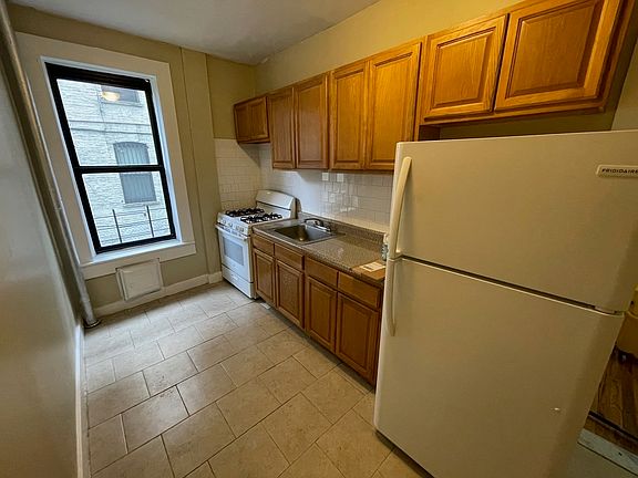 4th image of 1342 50th St #3A