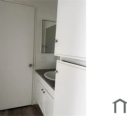 420 Cedar Ave #4 — Photo 3