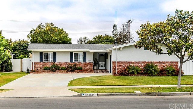 Welcome home to this beautiful ranch-style 4B/2B home in the highly-desirable Cypress. Newer roof. R