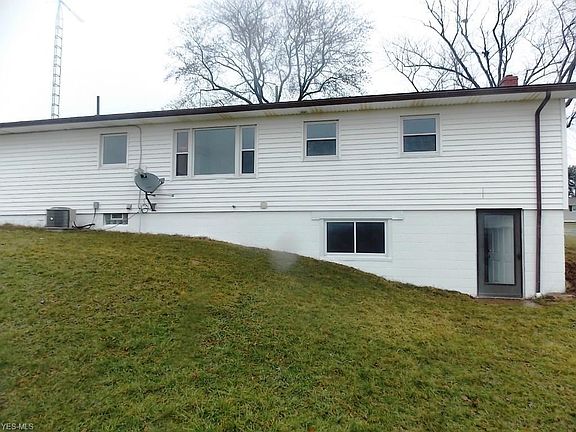 2nd image of 2537 Timothy Ave NE