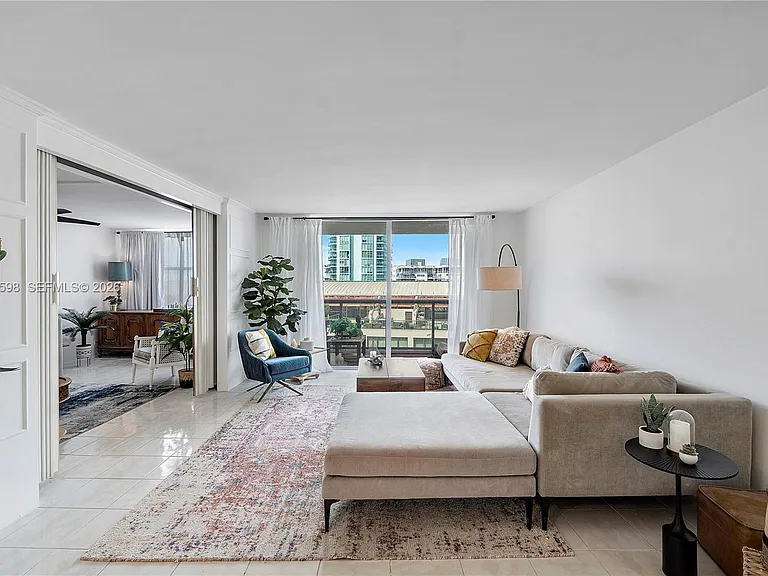 6039 Collins Ave #934 — Photo 8