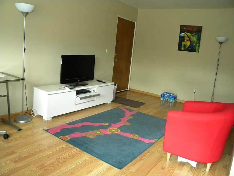 1838 Hayes St NE — Photo 5