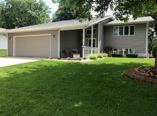 2718 24th St NW, Rochester, MN 55901