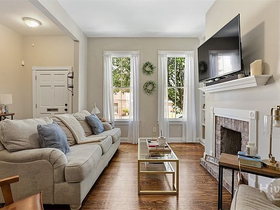 4th image of 509 Blair Street