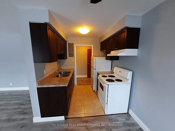 2nd image of 229 Canice St Unit 4