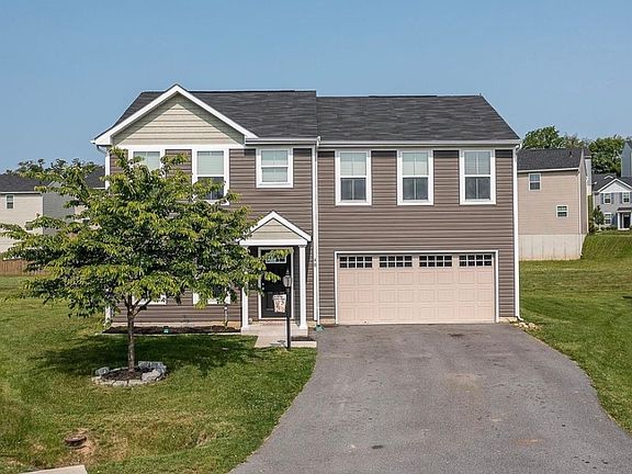 2nd image of 40 Chatham Cir