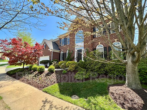 2nd image of 602 Oak Knoll Ter