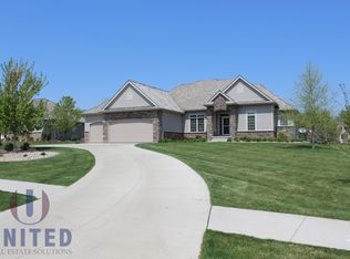 233 W Pinehurst Trl, Dakota Dunes, SD 57049