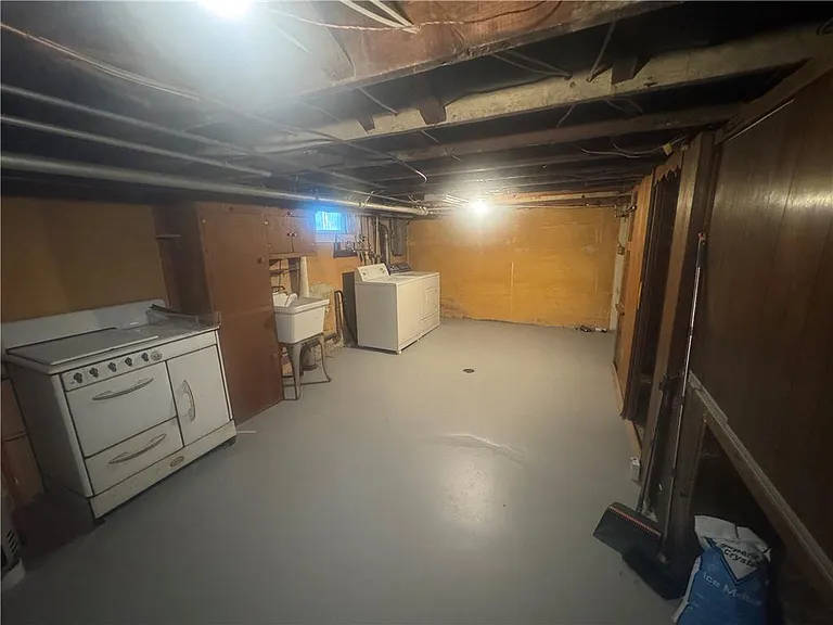 111 E Elm St — Photo 27