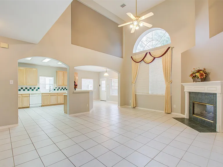 411 Green Stone Ct — Photo 8