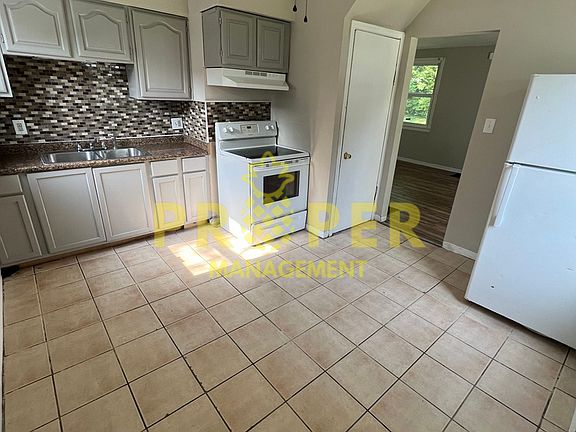 3rd image of 4530 Prescott Ave