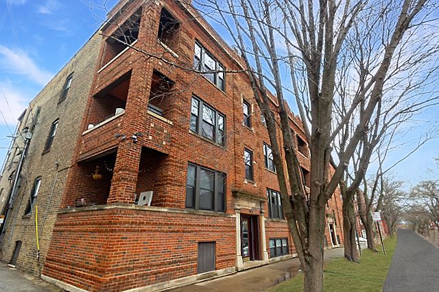 1st image of 2546 W Leland Ave #2