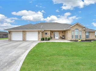 1820 Lynx Ln, Altus, OK 73521