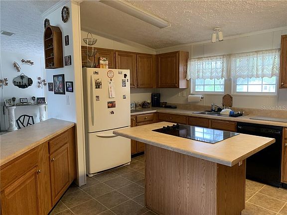 3rd image of 3044 NE Hurst Dr