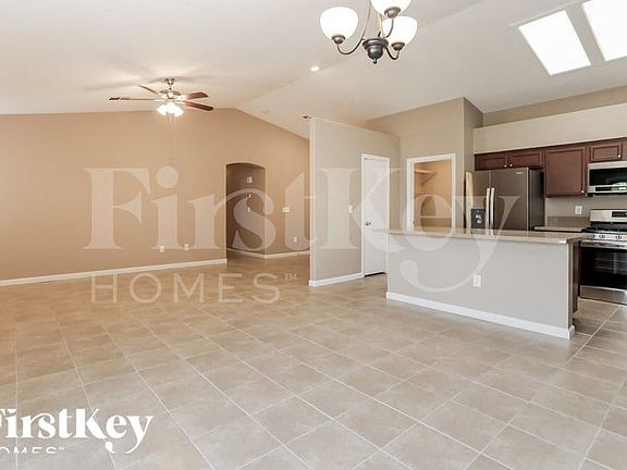 4th image of 1118 Sport Of Kings Ave