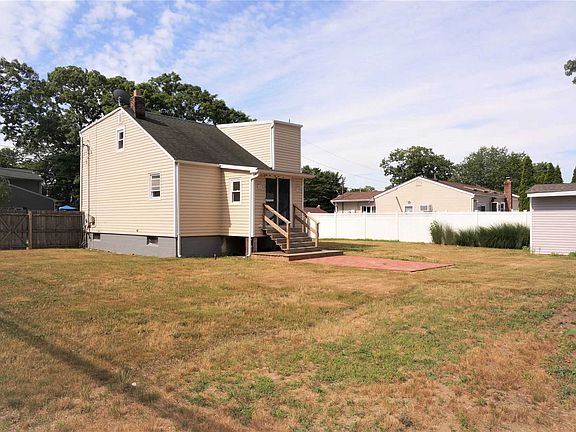 3rd image of 145 Schmidt Ave