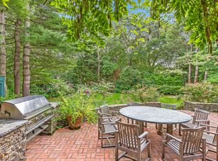 18 Landfall Cir, East Hampton, NY 11937