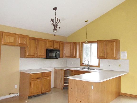 2nd image of 1875 Manning Ave NW