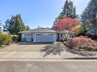 207 NW Sinclair Dr, Grants Pass, OR