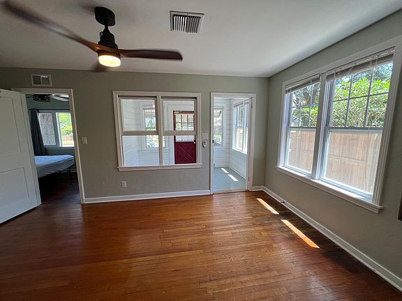 3rd image of 780 27th Ave N #1