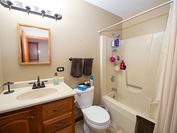 5th image of 17 N Weston Ave