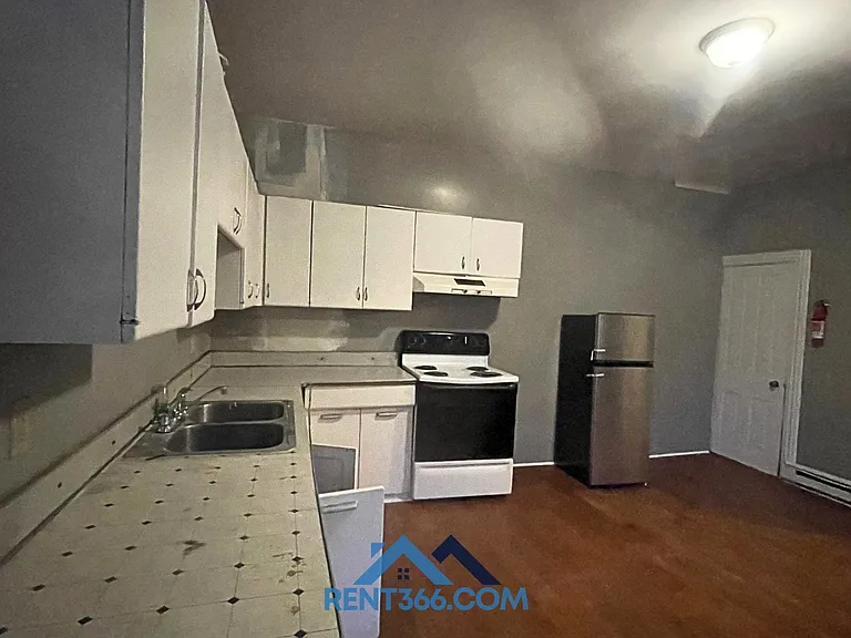 101 N George St #1 — Photo 16