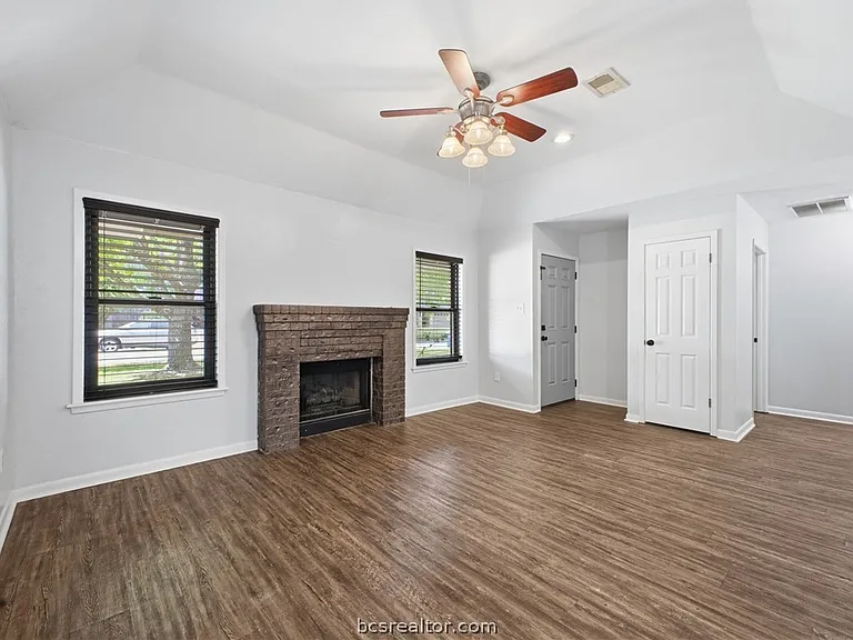 3303 Wildrye Dr — Photo 5