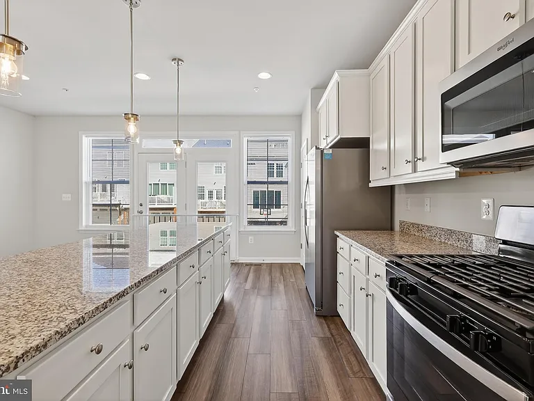 1023 Flester Ln — Photo 12