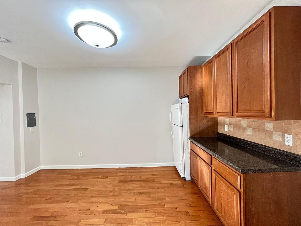 2nd image of 167 Manhattan Ave #21B
