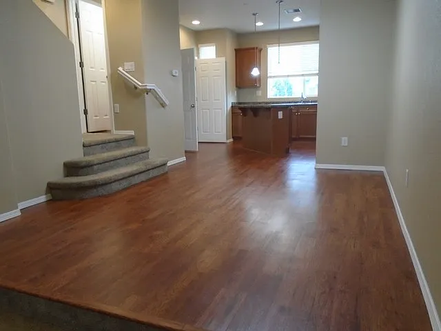 2 bed, 1476 sqft, $2,200 — Photo 3