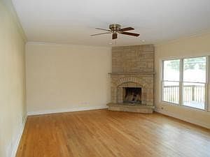 3rd image of 132 Oak Ave