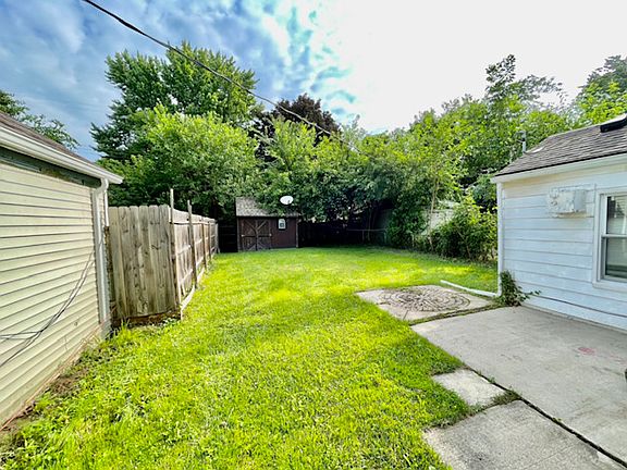 2nd image of 20515 Hollywood St